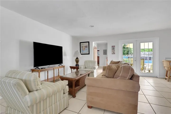 2772 Riverview Dr, Naples, Florida 34112