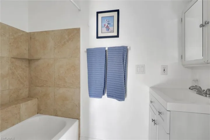 2772 Riverview Dr, Naples, Florida 34112