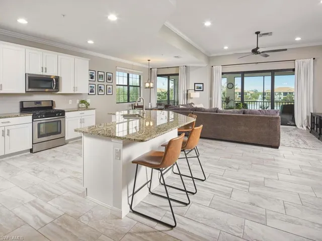 The ultimate layout for entertaining, everything is within reach!