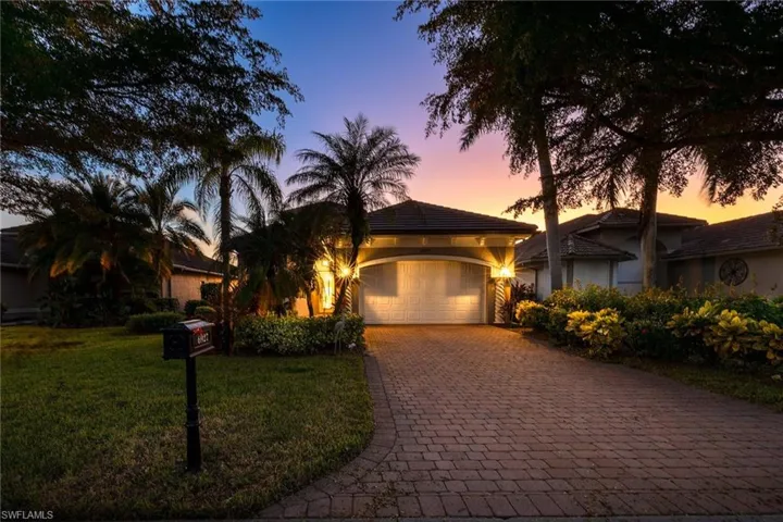 6927  Mauna Loa  LN, Naples, FL 34113