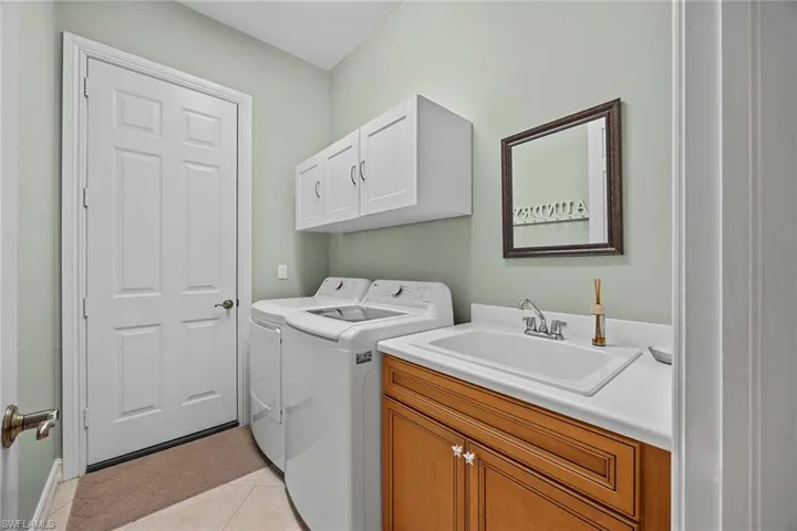 6927  Mauna Loa  LN, Naples, FL 34113