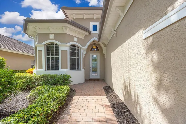 6927  Mauna Loa  LN, Naples, FL 34113