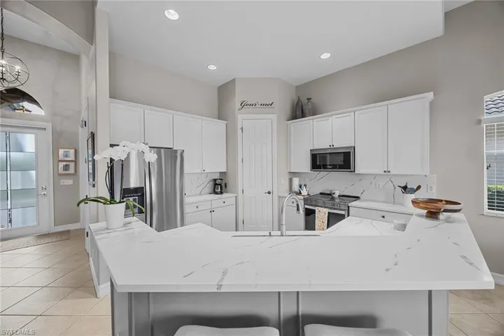 6927  Mauna Loa  LN, Naples, FL 34113