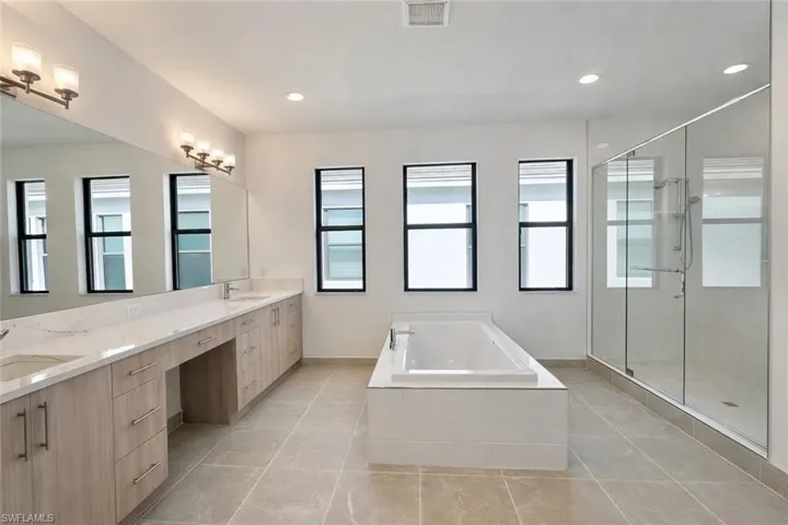 12770 Woodbury Dr, Estero, Florida 33928