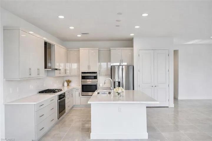 12770 Woodbury Dr, Estero, Florida 33928