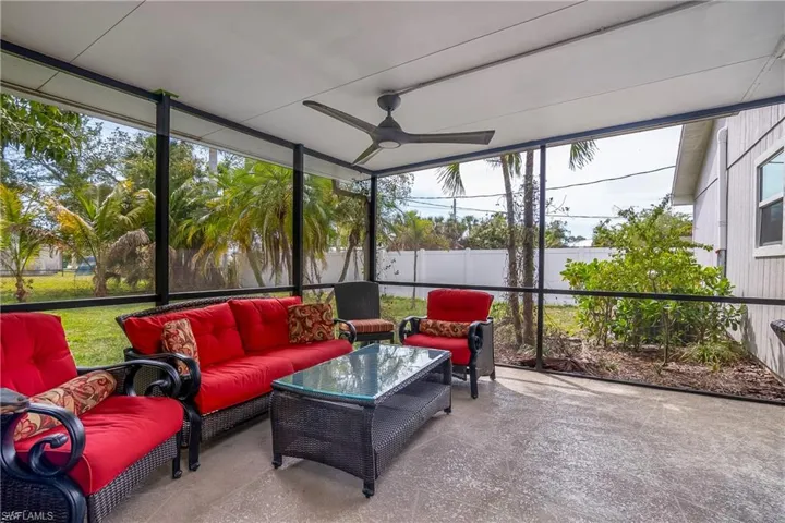 862 101st Ave N, Naples Fl 34108
