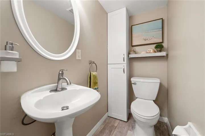 Bathroom downstairs