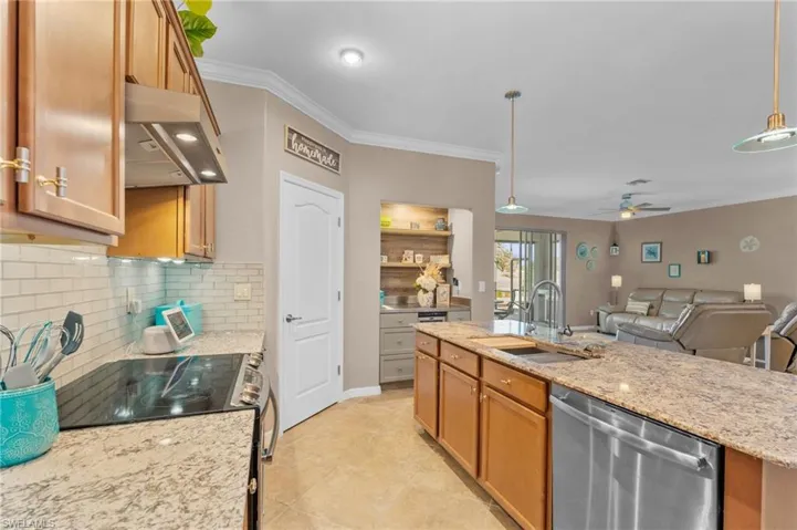 3147  Walnut Grove  LN, Alva, FL 33920