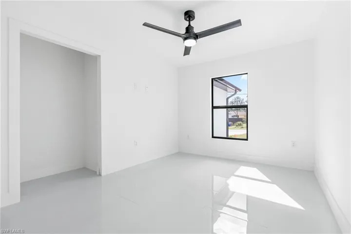 Empty room with ceiling fan