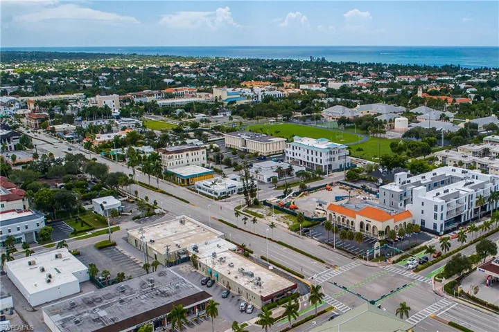 421  12TH S AVE, Naples, FL 34102