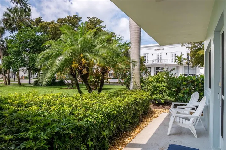 421  12TH S AVE, Naples, FL 34102