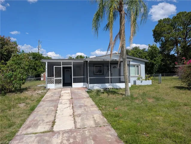 42  Andora  ST, Lehigh Acres, FL 33936