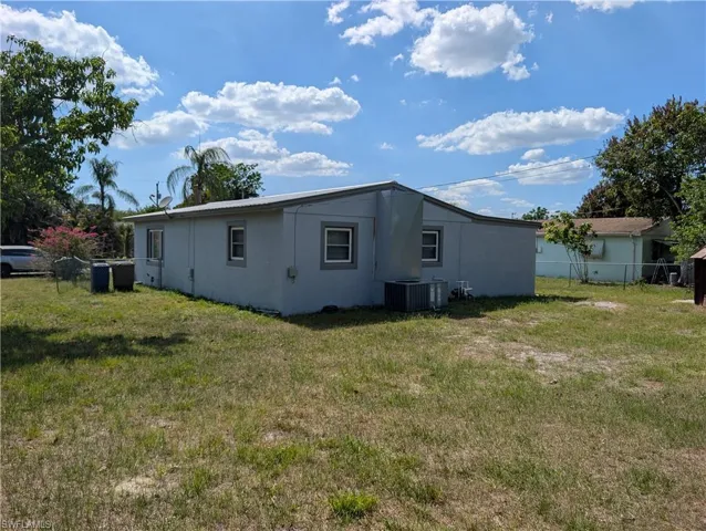 42  Andora  ST, Lehigh Acres, FL 33936