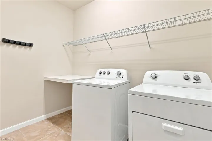 3721 East Hampton Cir Cir, Alva, Florida 33920