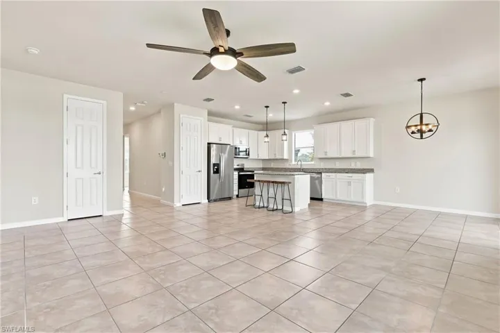 3721 East Hampton Cir Cir, Alva, Florida 33920