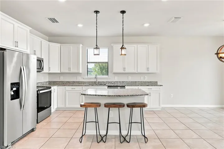 3721 East Hampton Cir Cir, Alva, Florida 33920