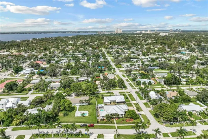 Close to the Downtown Fort Myers