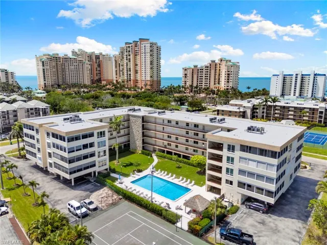 2 bedroom condo across the street from South Beach access