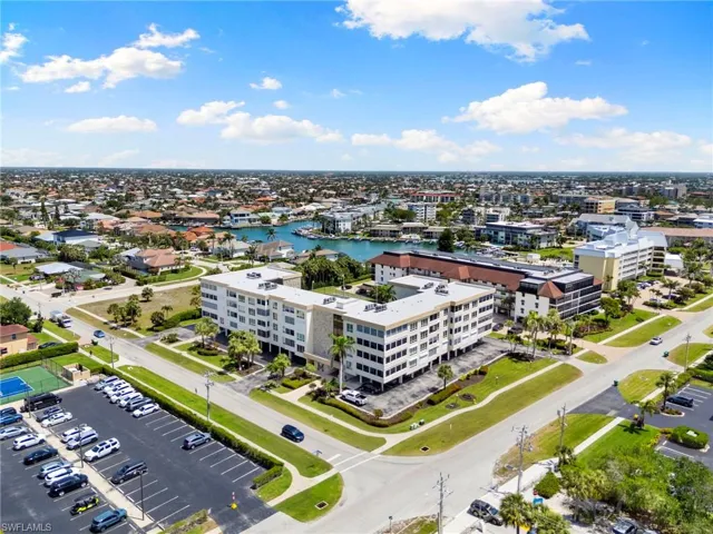 39 units, covered parking, so close to the beach access