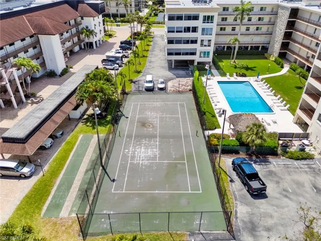Tennis Court on property, so convenient
