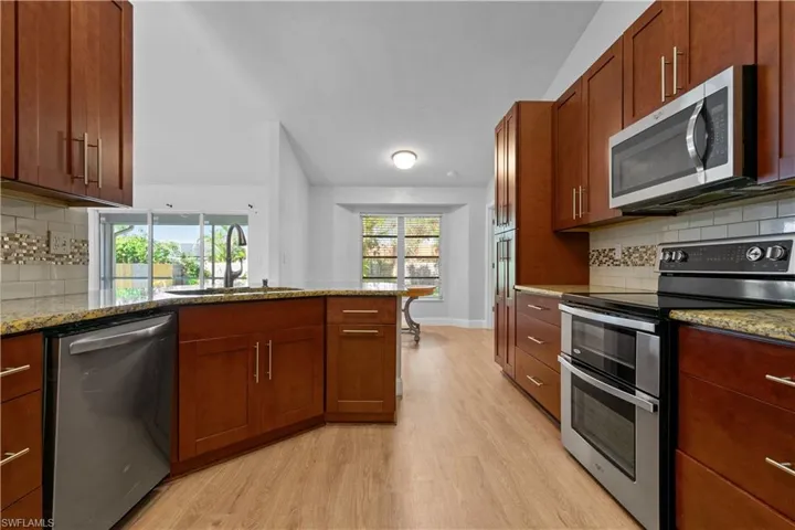 11370  Zehner  LN, Fort Myers, FL 33908