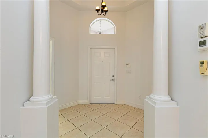 Front  Foyer entrance