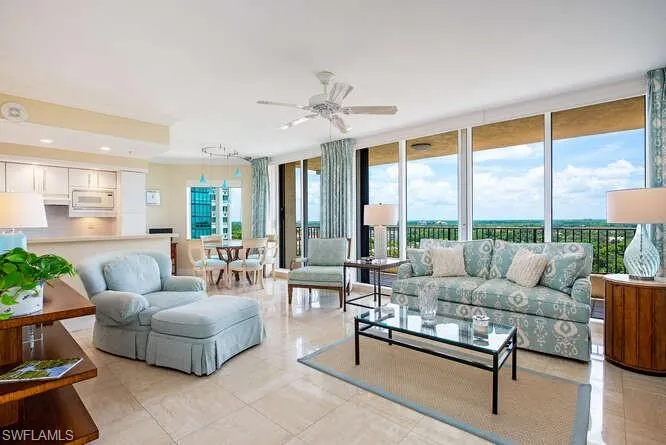 7425  Pelican Bay  BLVD, Naples, FL 34108