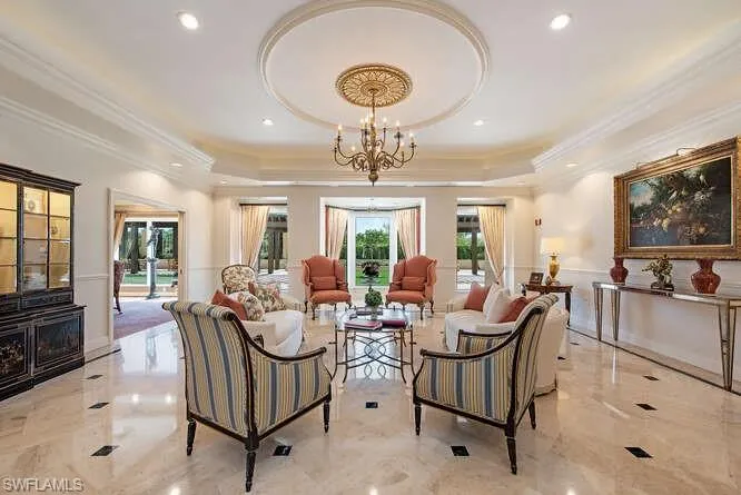 7425  Pelican Bay  BLVD, Naples, FL 34108