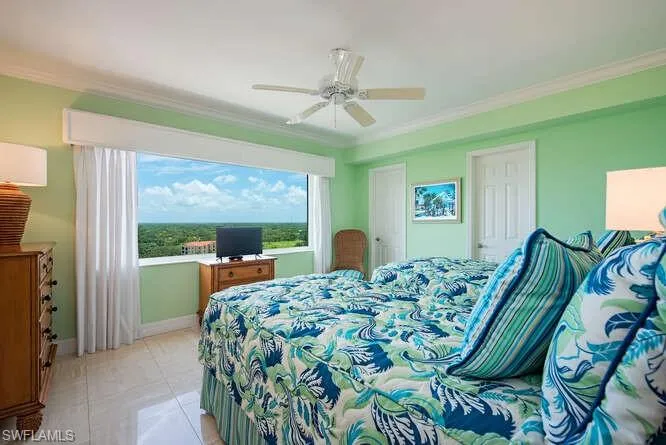 7425  Pelican Bay  BLVD, Naples, FL 34108