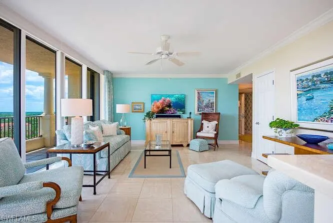 7425  Pelican Bay  BLVD, Naples, FL 34108