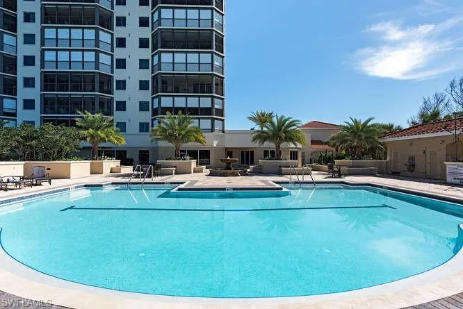 7425  Pelican Bay  BLVD, Naples, FL 34108