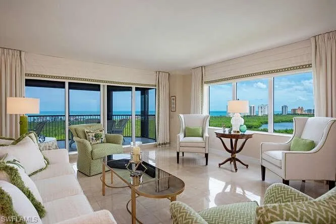 7425  Pelican Bay  BLVD, Naples, FL 34108