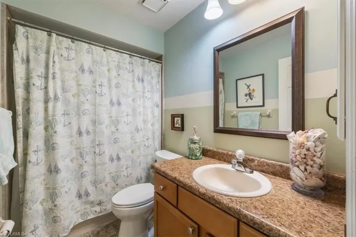 Guest bath with tub and shower