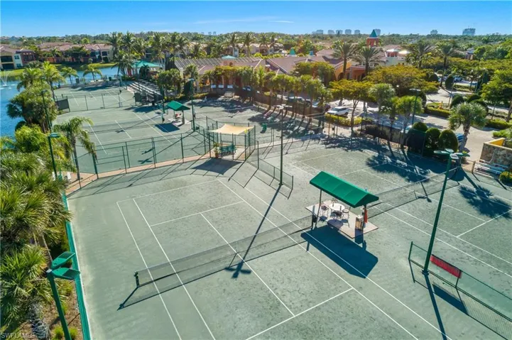 5 Tennis Courts