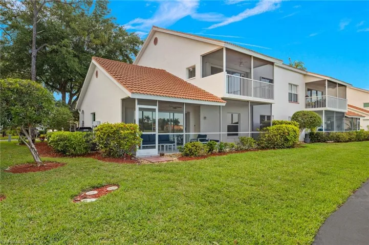637  Windsor  SQ, Naples, FL 34104