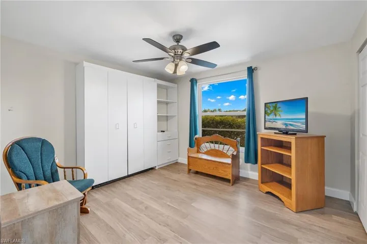 637  Windsor  SQ, Naples, FL 34104