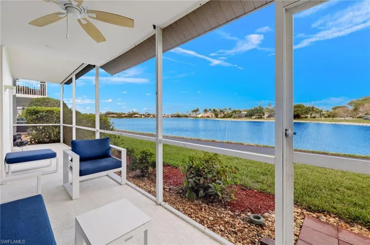 637  Windsor  SQ, Naples, FL 34104