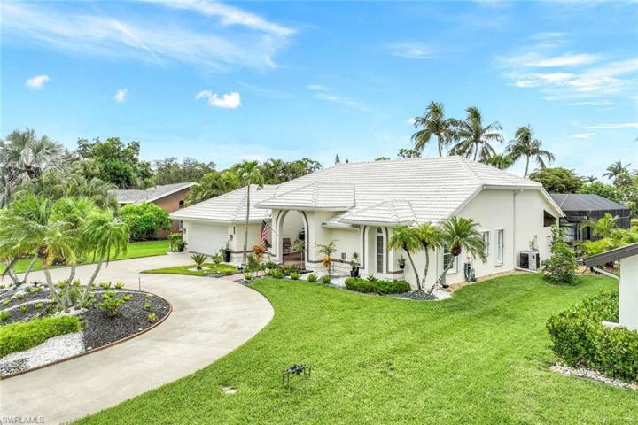 Semi-circular driveway