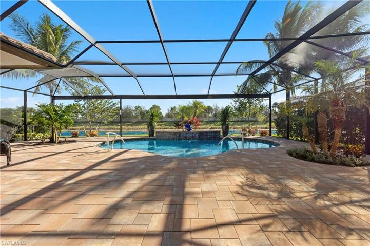 MASSIVE POOL DECHAND BRAND NEW POOL!!