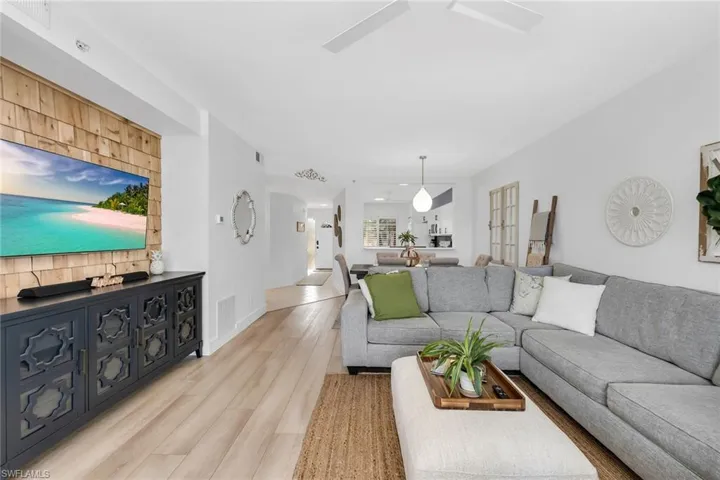 9087  Michael  CIR, Naples, FL 34113