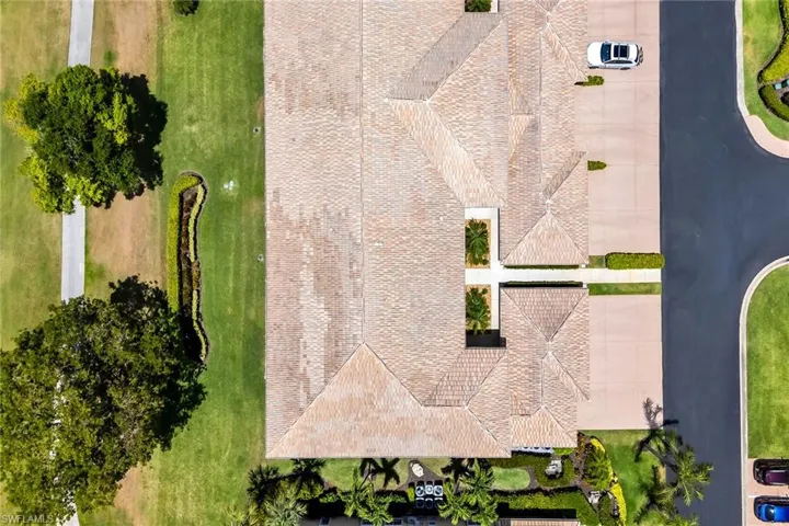 9087  Michael  CIR, Naples, FL 34113