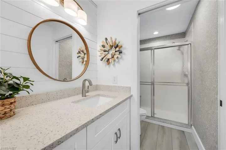 9087  Michael  CIR, Naples, FL 34113