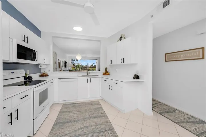 9087  Michael  CIR, Naples, FL 34113