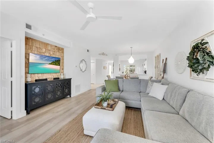 9087  Michael  CIR, Naples, FL 34113