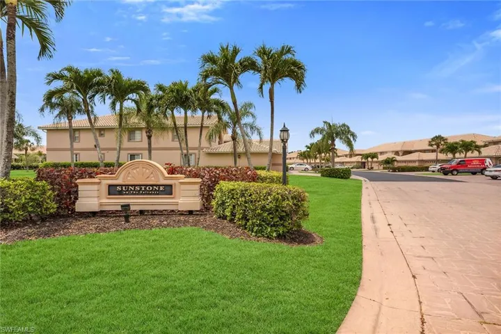 9087  Michael  CIR, Naples, FL 34113