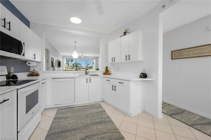 9087  Michael  CIR, Naples, FL 34113