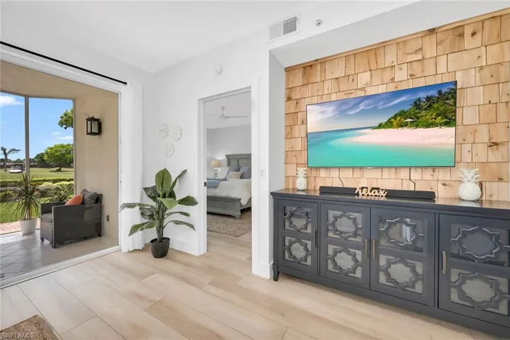 9087  Michael  CIR, Naples, FL 34113