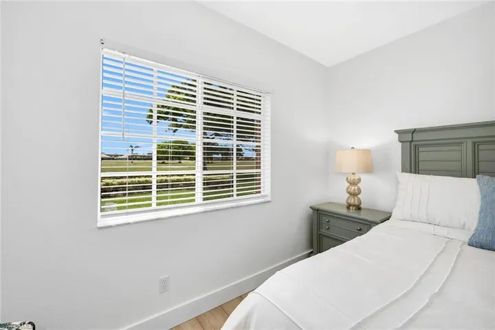 9087  Michael  CIR, Naples, FL 34113
