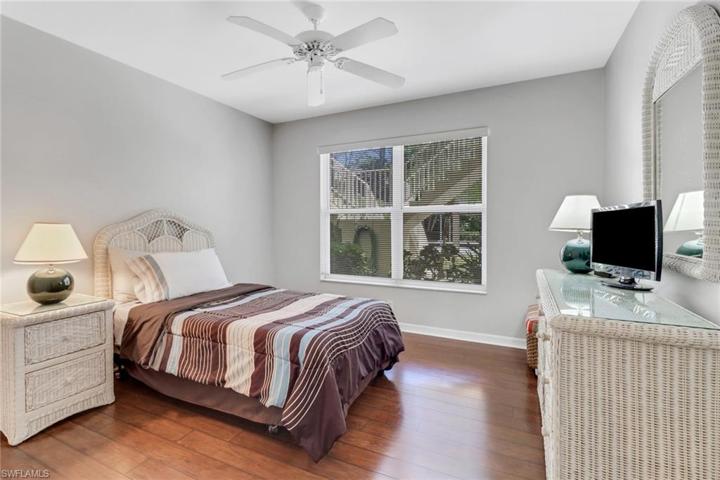 Front bedroom, dbl closet, pergo flooring
