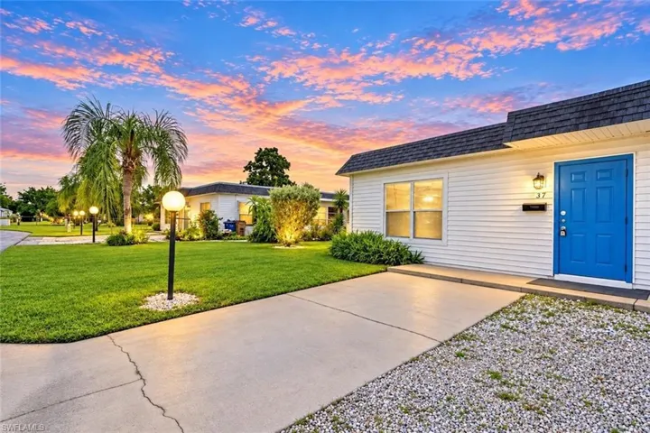 37 Hamlin Ct, Lehigh Acres, Florida 33936